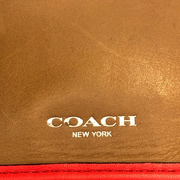Women’s Coach Archive Tan And Neon Crossbody bag. (Strapless) - Picture 7 of 8